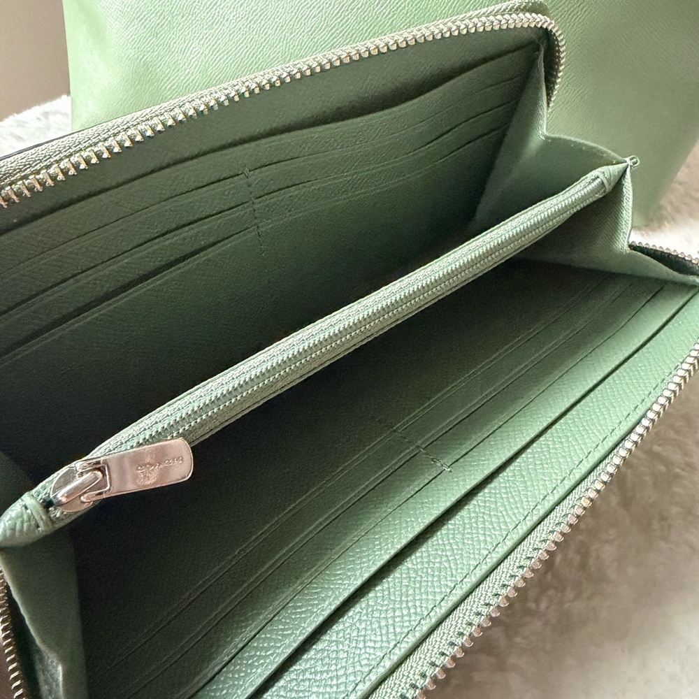 Coach Top Zip tote bag in green with wallet and bunny charm - Picture 13 of 15